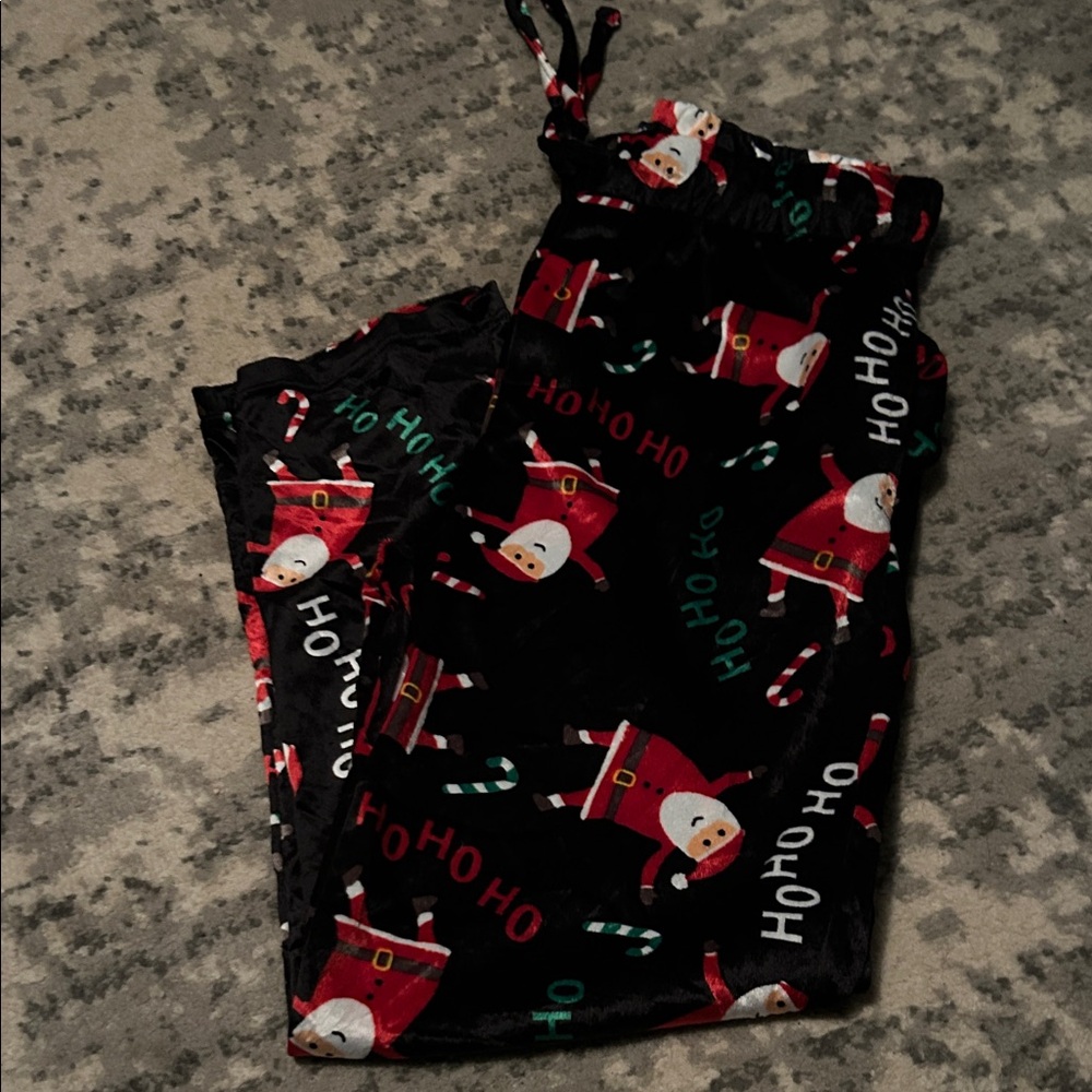 Preswick & Moore Black Santa Print Sweatpants